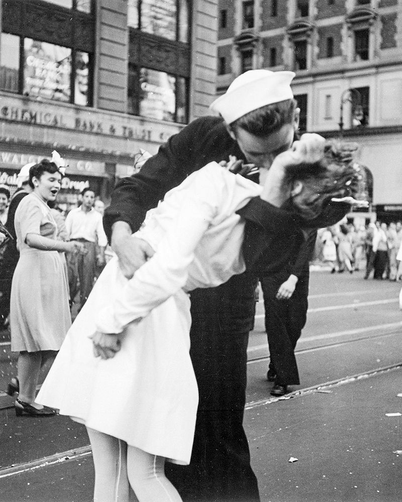 New York City celebrating the surrender of Japan