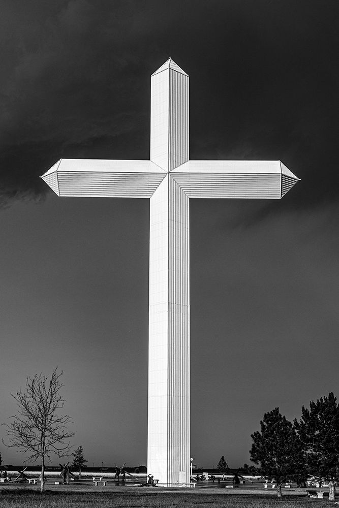 A 19 Story High Cross near Groom in Texas