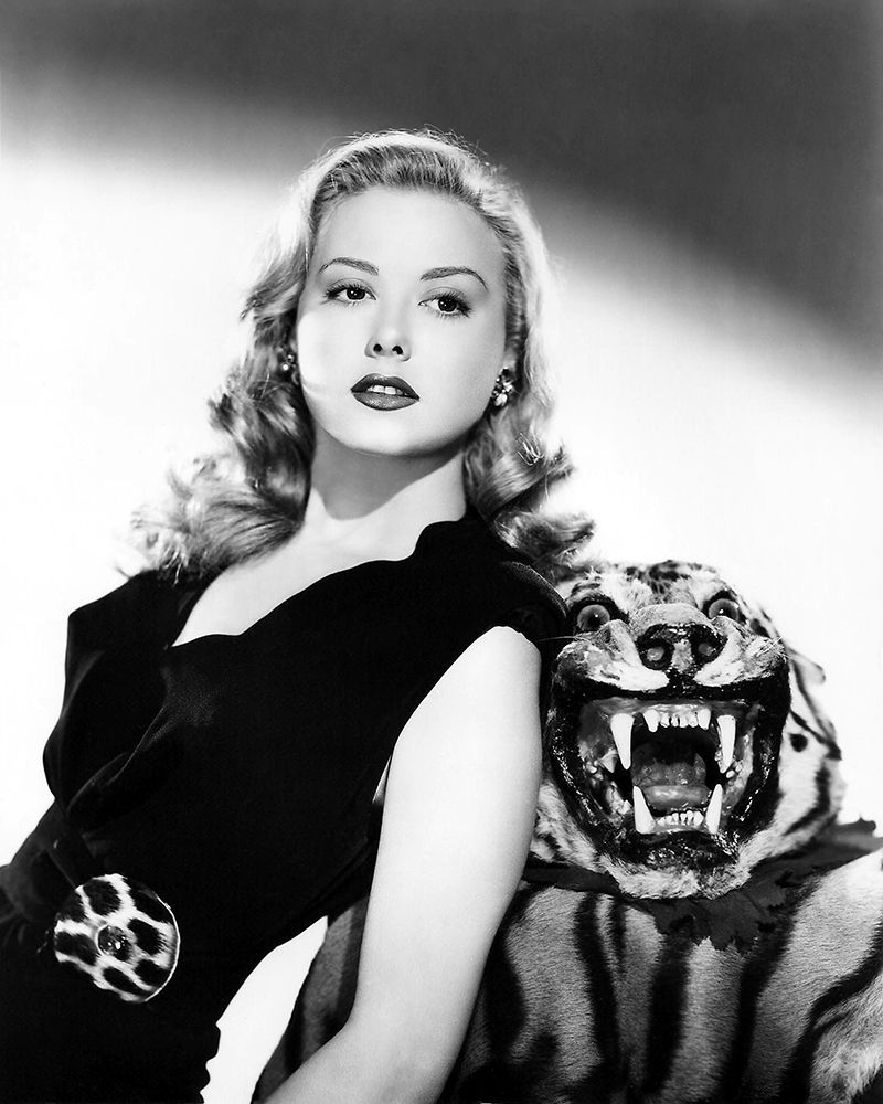 Adele Mara, The Tiger Women, 1945