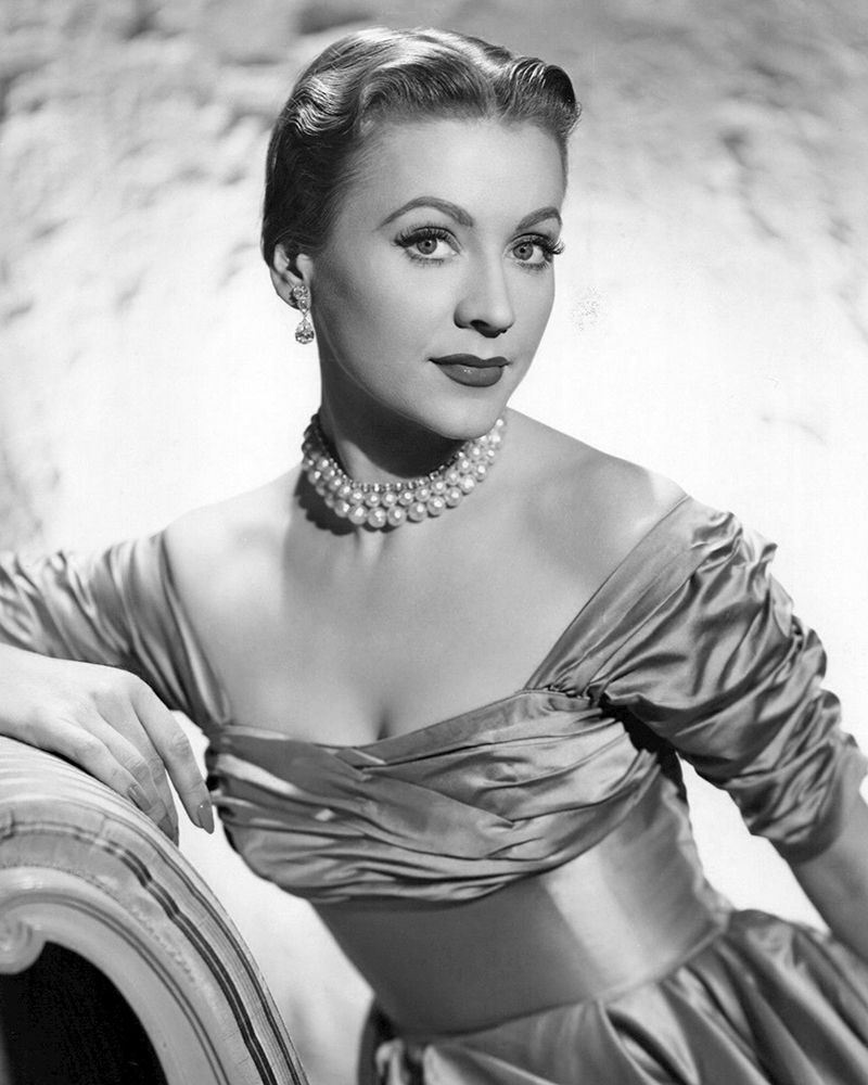 Anne Jeffreys Topper