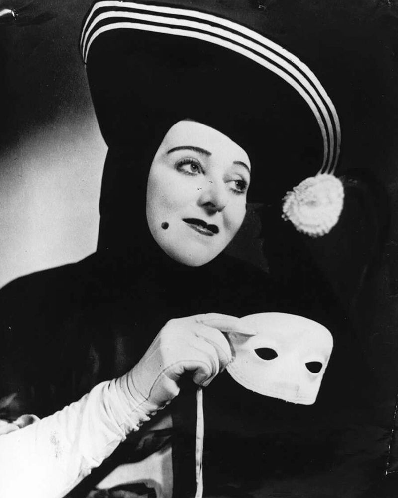 Evelyn Gardiner, The DOyly Carte Opera Company, 1936