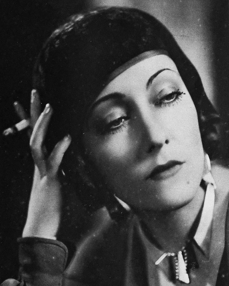 Gloria Swanson, Purple