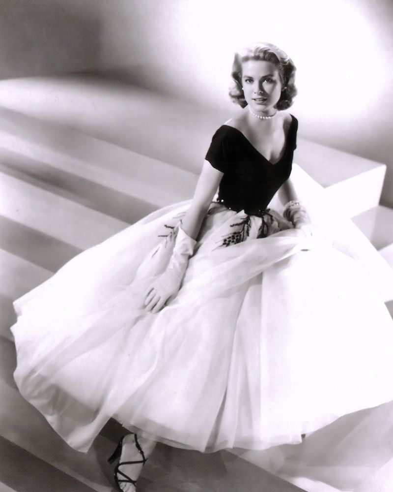 Grace Kelly, Rear Window, 1954 II