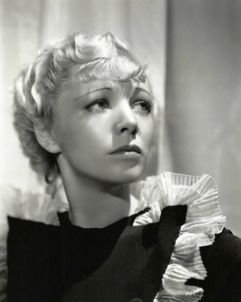 Isabel Jewell, 1933