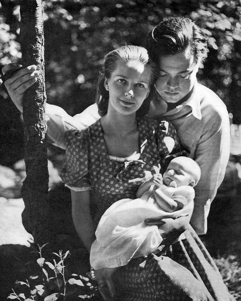 Orson Welles, Virginia Nicolson Welles with their baby daughter