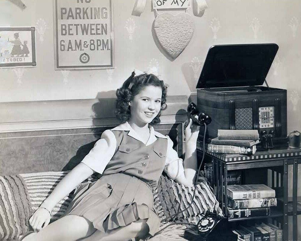 Shirley Temple, Miss Annie Rooney, 1942