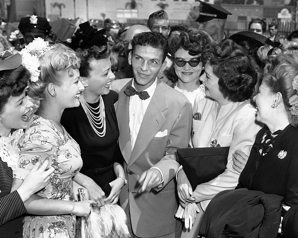 Frank Sinatra-1943