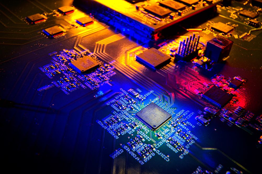 Low-level Radio-Frequency Controller for Magnetron