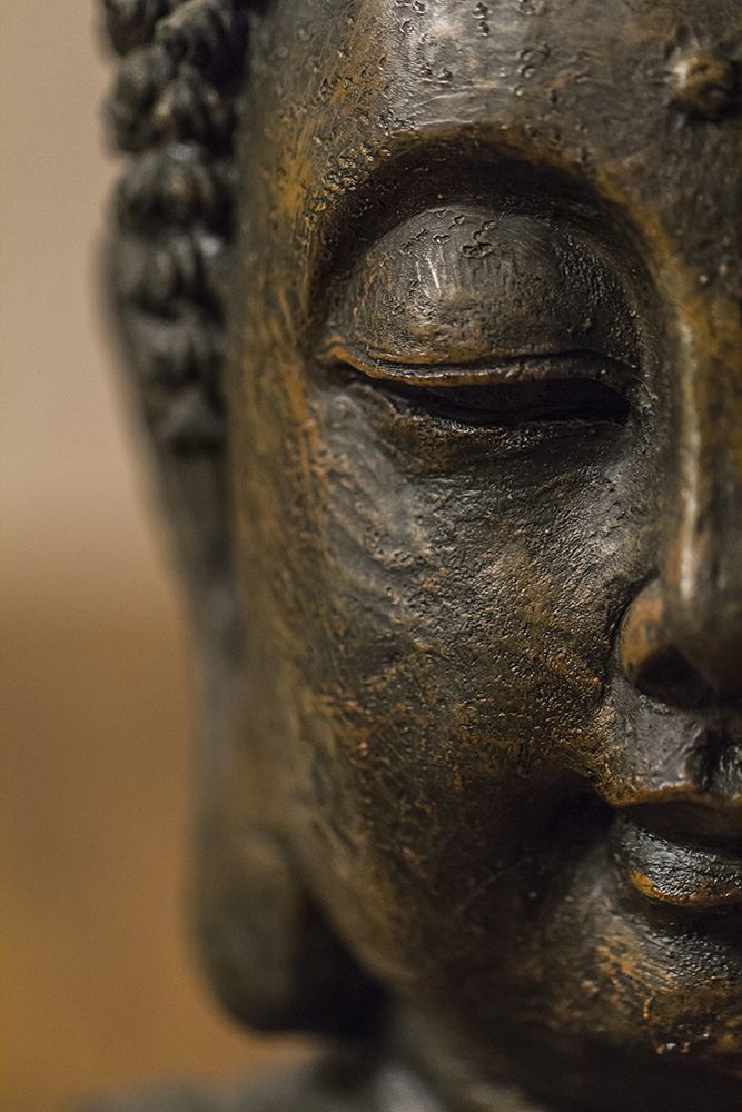 Peaceful Buddha statue