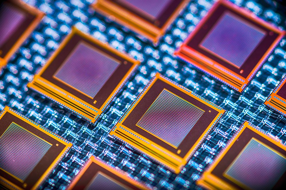 Vertically integrated photon imaging chip