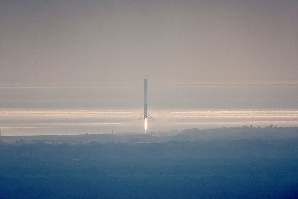 Falcon 9 First Stage lands on LZâ1 2017