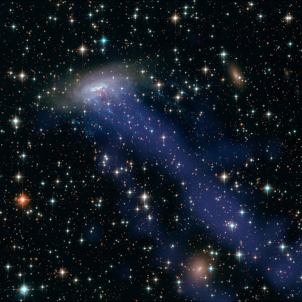 Hubble image of a Runaway Galaxy
