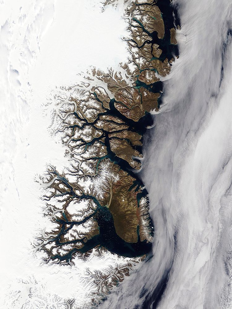 Greenlandâs eastern coast by Terra MODIS in 2003