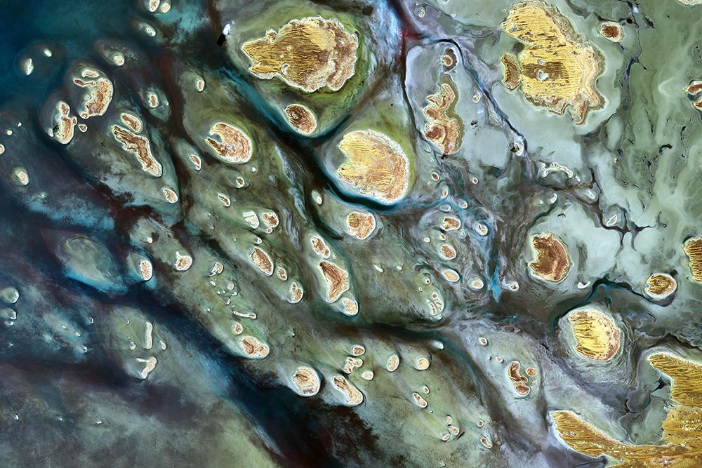 Lake Mackay - Western Australia Viewed from Space