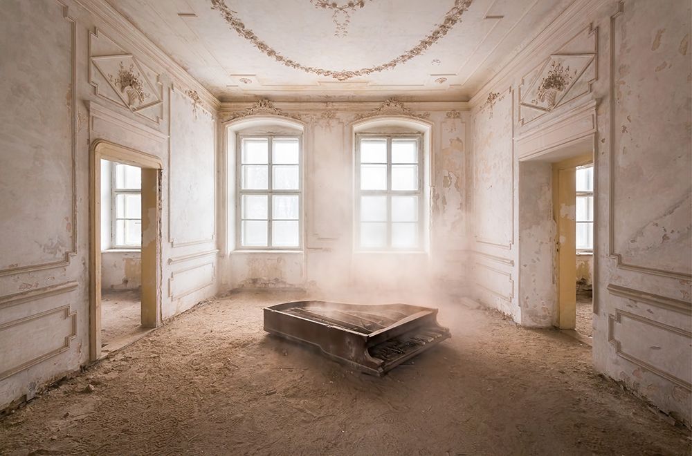 Piano in the Dust