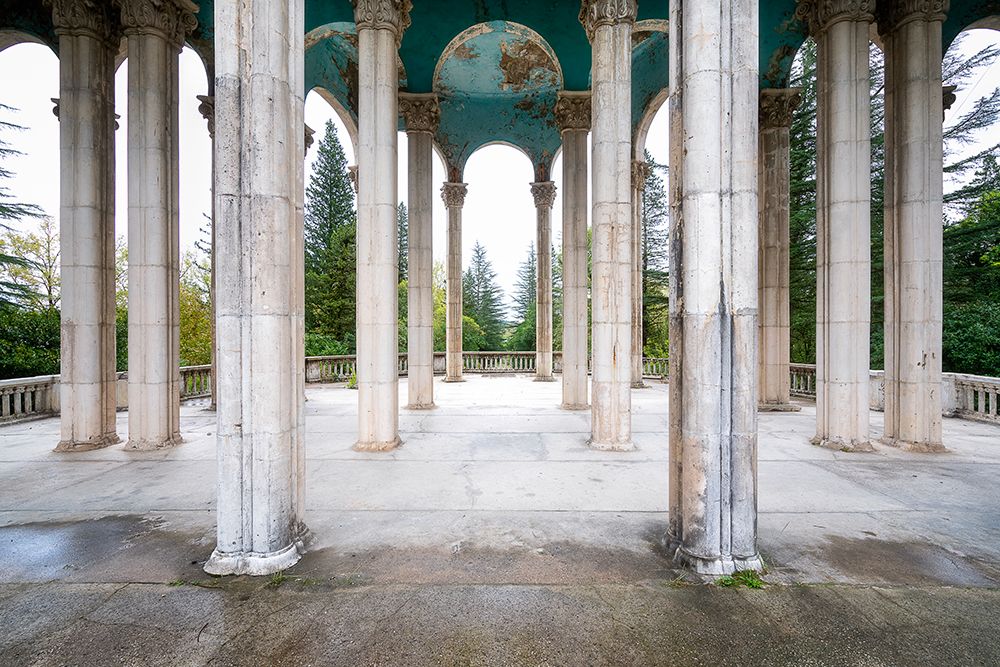 Pillar Room