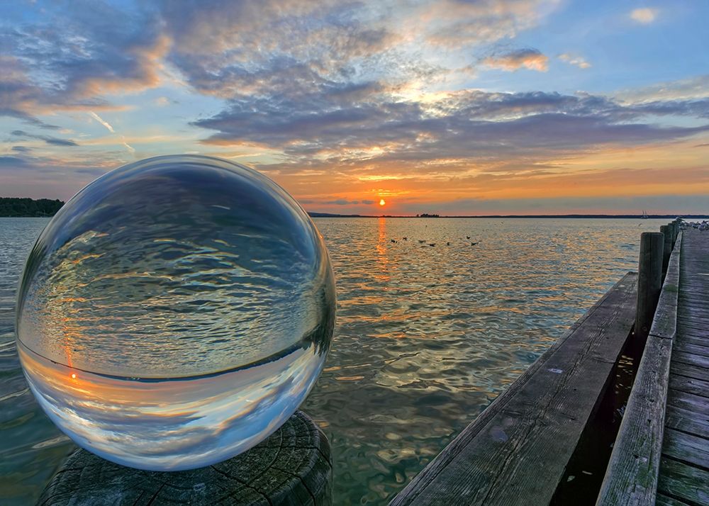 Kugelwelt Sonnenuntergang am See